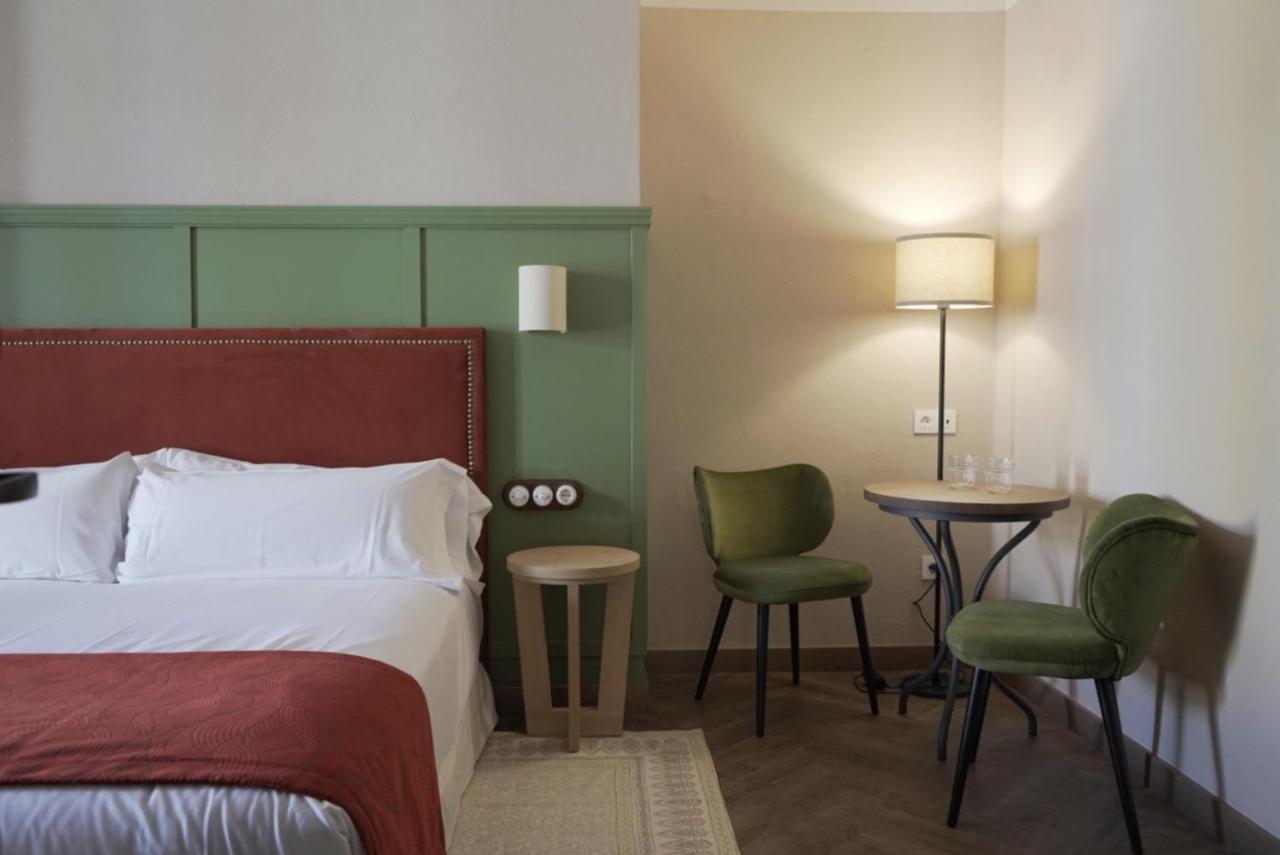 The Honest Hotel & Apartments Севилья Экстерьер фото