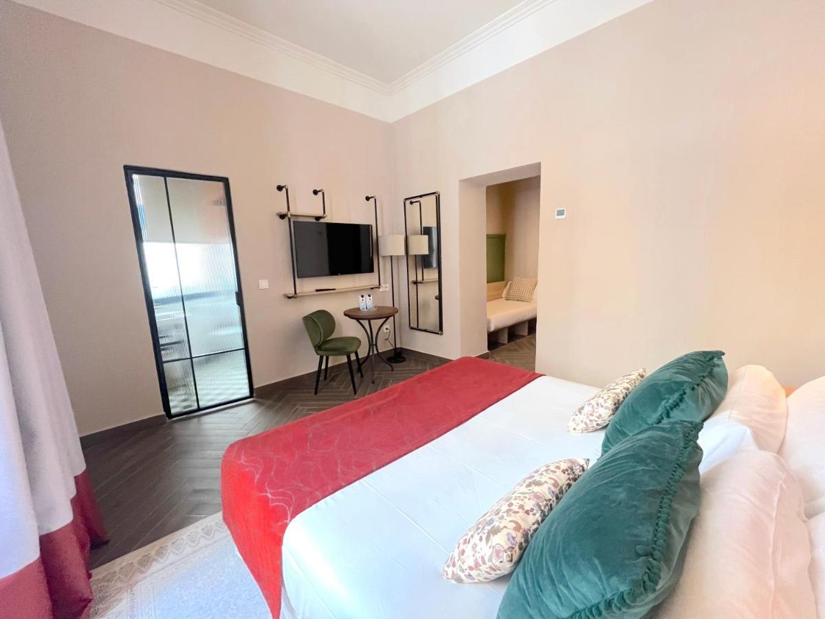 The Honest Hotel & Apartments Севилья Экстерьер фото