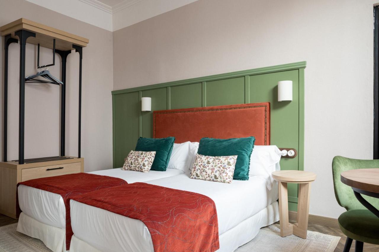 The Honest Hotel & Apartments Севилья Экстерьер фото
