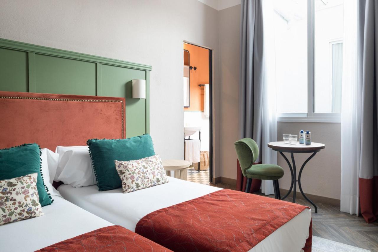 The Honest Hotel & Apartments Севилья Экстерьер фото