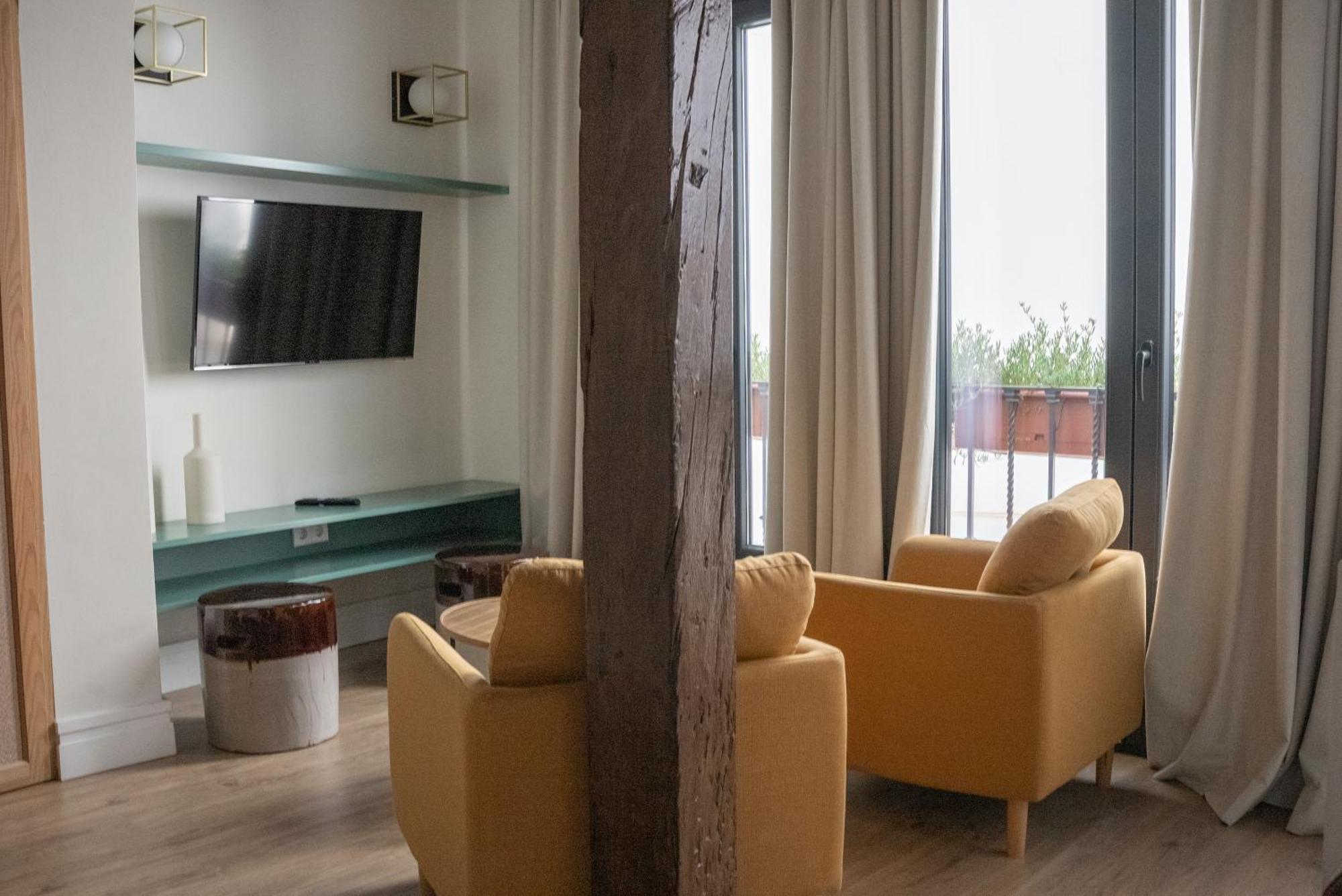 The Honest Hotel & Apartments Севилья Экстерьер фото