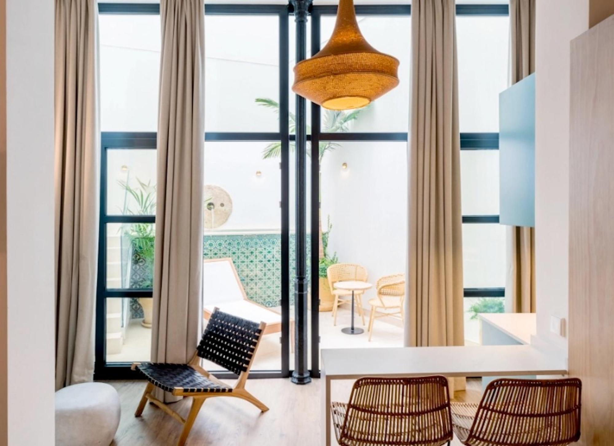 The Honest Hotel & Apartments Севилья Экстерьер фото