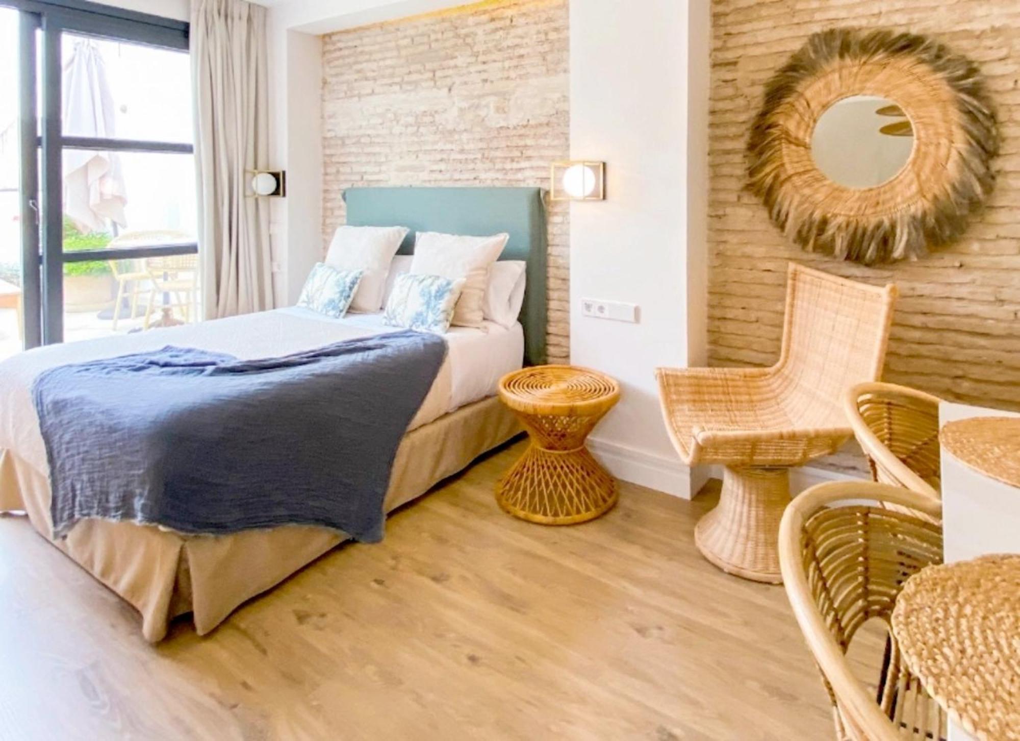 The Honest Hotel & Apartments Севилья Экстерьер фото
