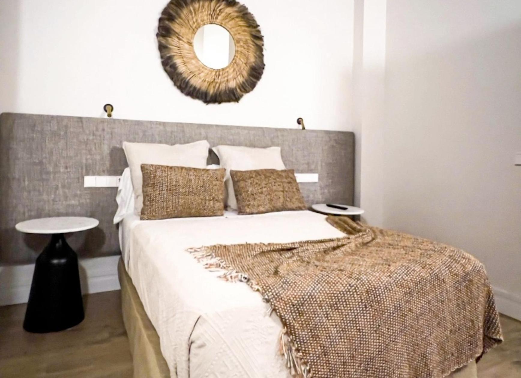 The Honest Hotel & Apartments Севилья Экстерьер фото