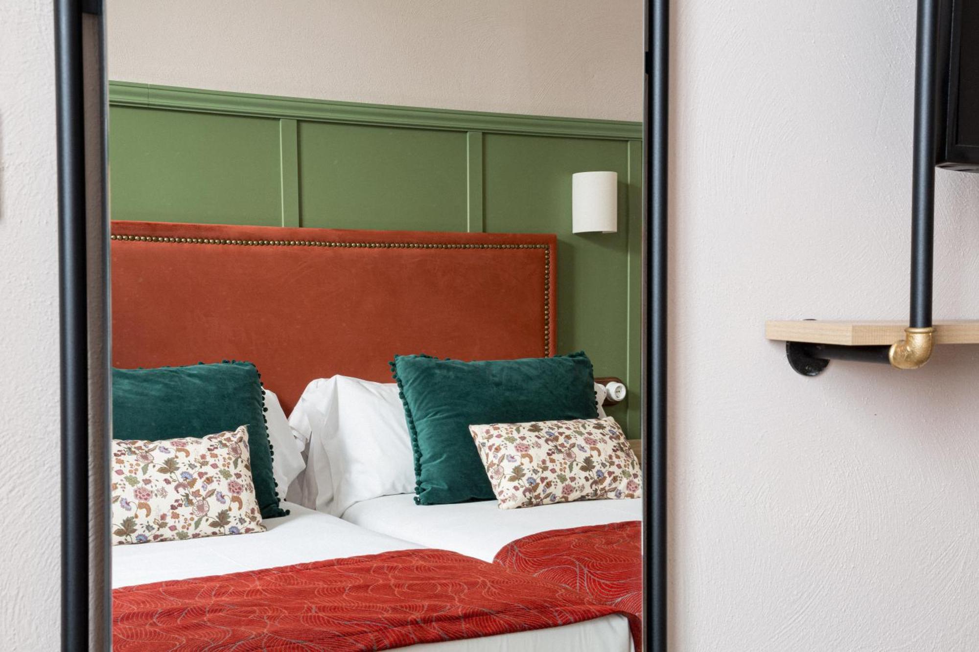 The Honest Hotel & Apartments Севилья Экстерьер фото