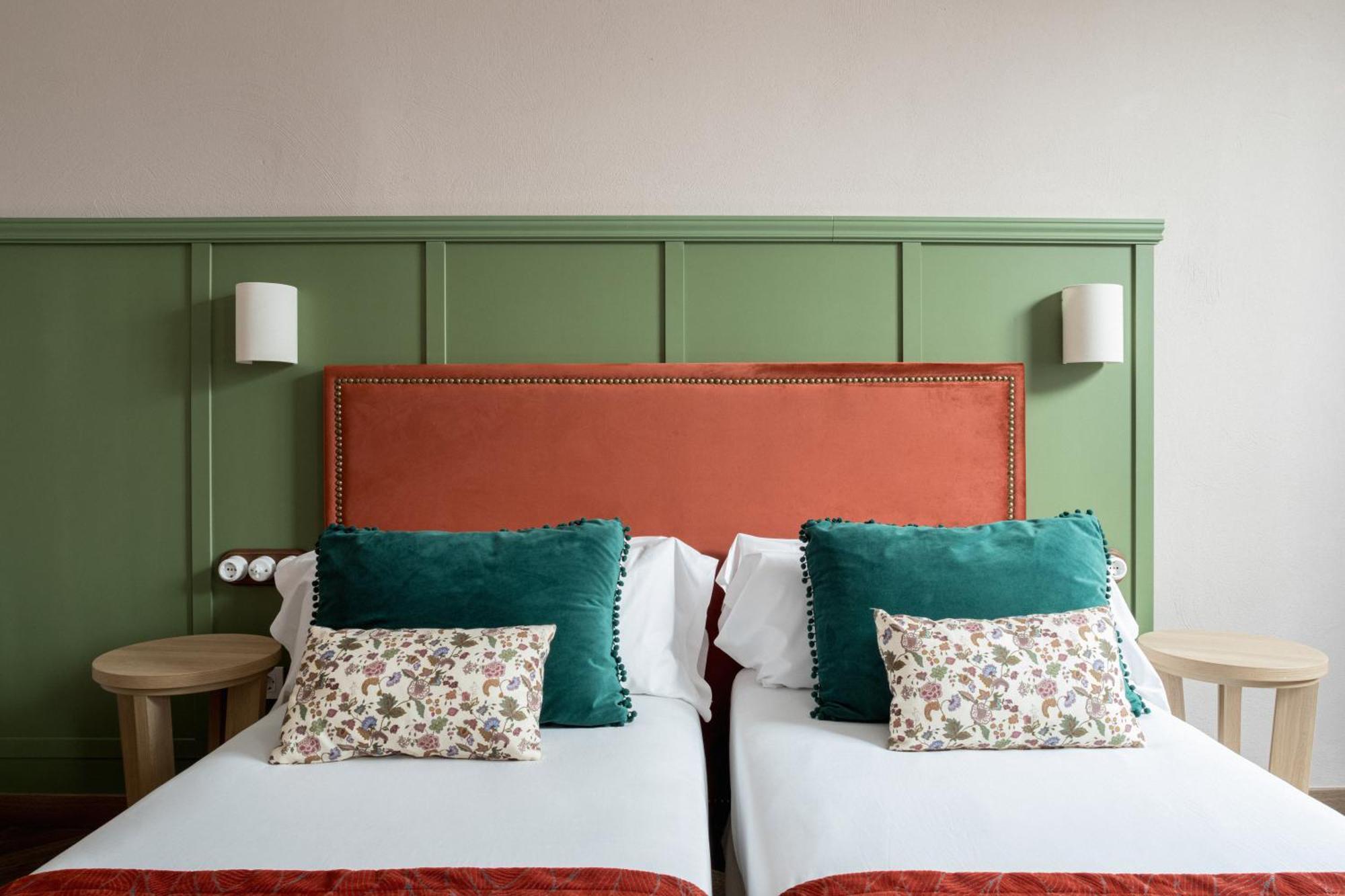 The Honest Hotel & Apartments Севилья Экстерьер фото